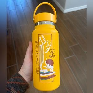 Hydroflask National Park Foundation limited edition 32oz Yellowstone waterbottle